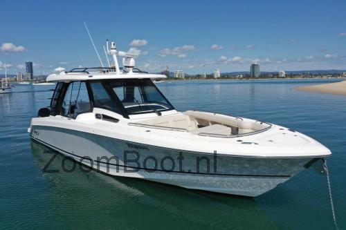 Boston Whaler 350 Realm beoordelingen en specificaties